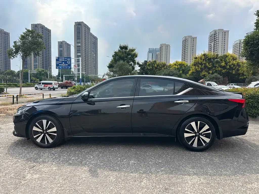 Nissan Teana — миниатюра 3