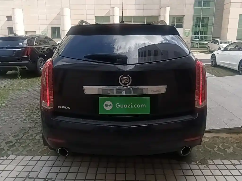 Cadillac SRX — миниатюра 6
