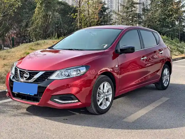 nissan tiida