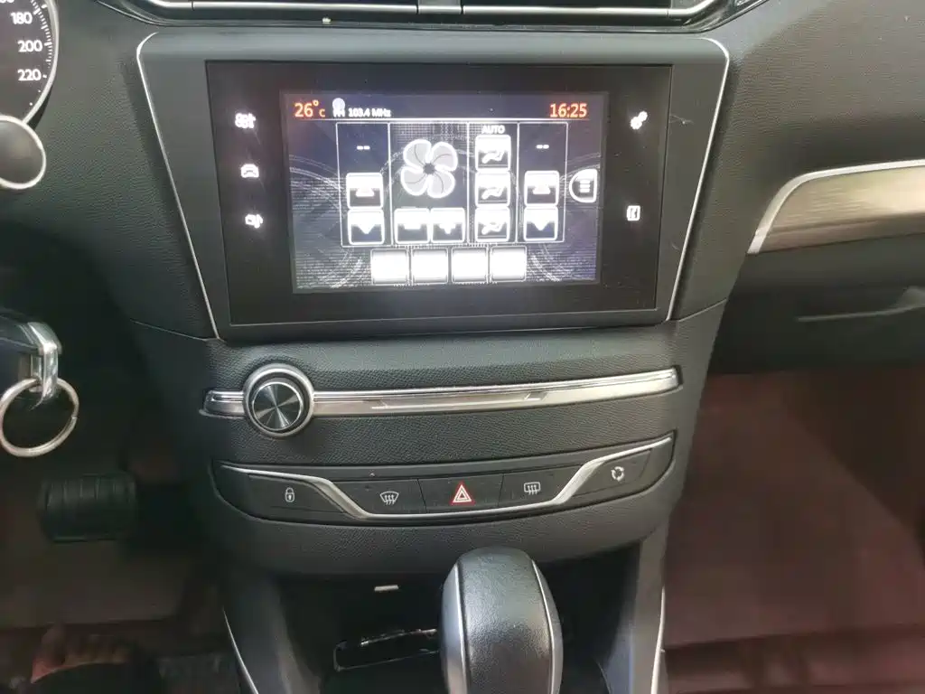 Peugeot 408 — миниатюра 9