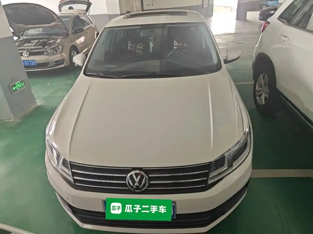 Volkswagen Santana — миниатюра 2