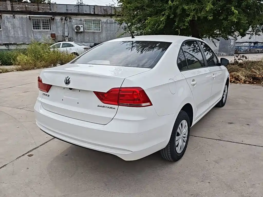 Volkswagen Santana — миниатюра 7