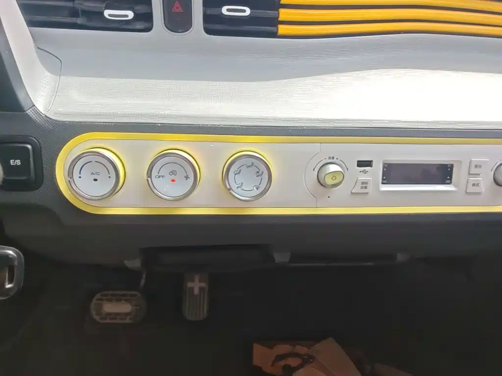 Wuling MINIEV — миниатюра 13
