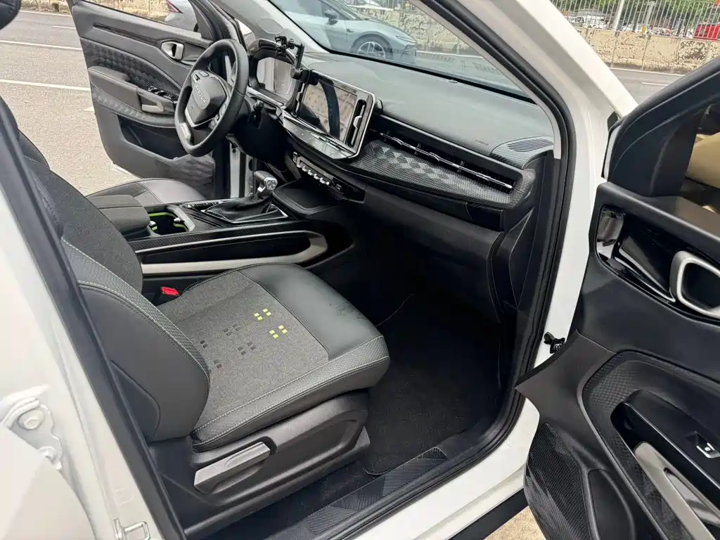 Baojun RM-5 — миниатюра 10