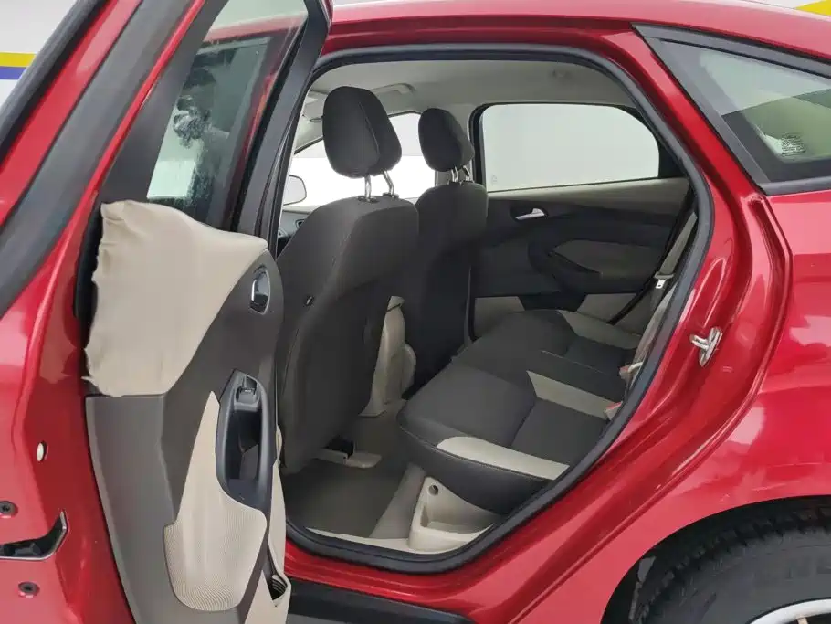 Ford Focus — миниатюра 11