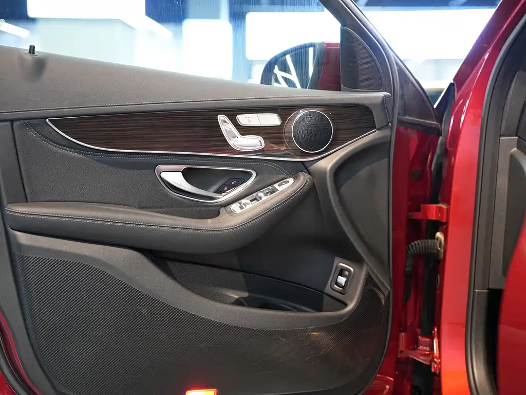 Mercedes-Benz GLC — миниатюра 16