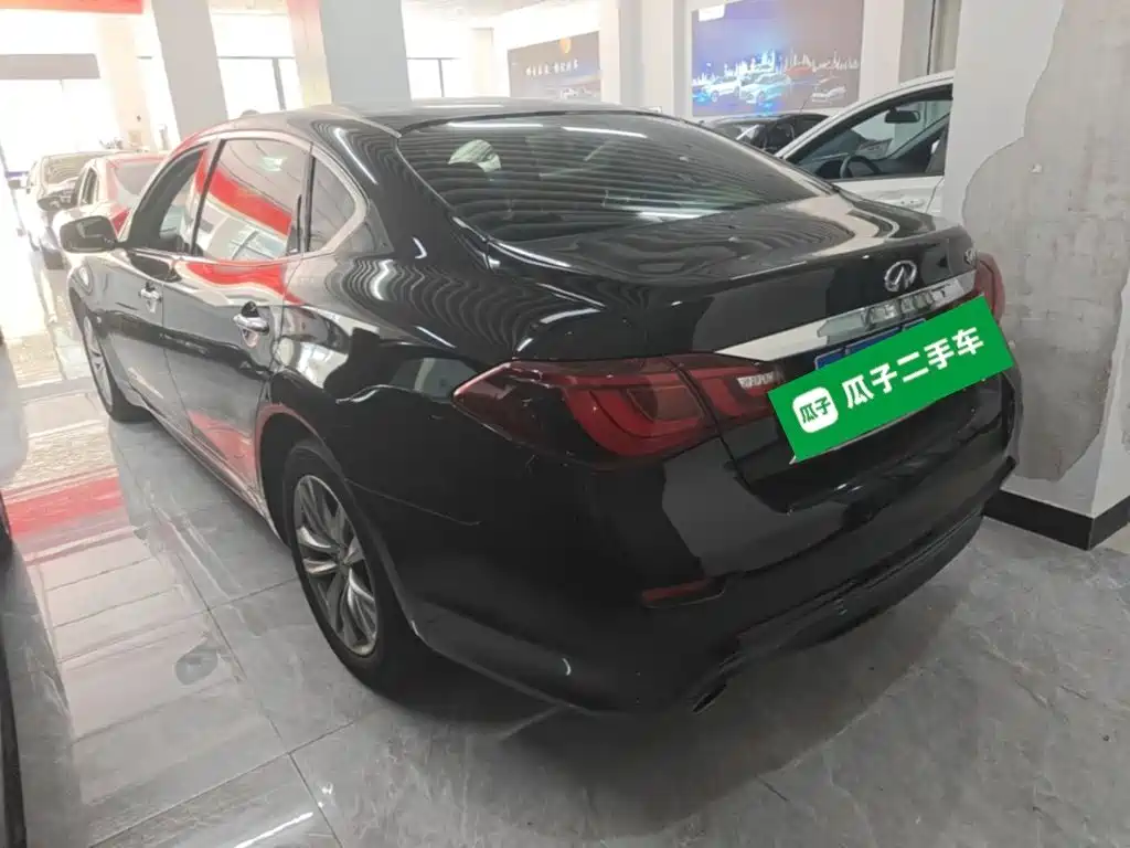 Infiniti Q70 — миниатюра 5
