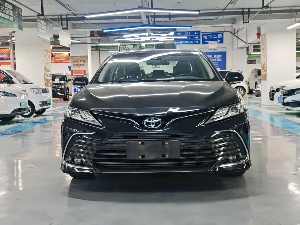 Toyota Camry — миниатюра 2