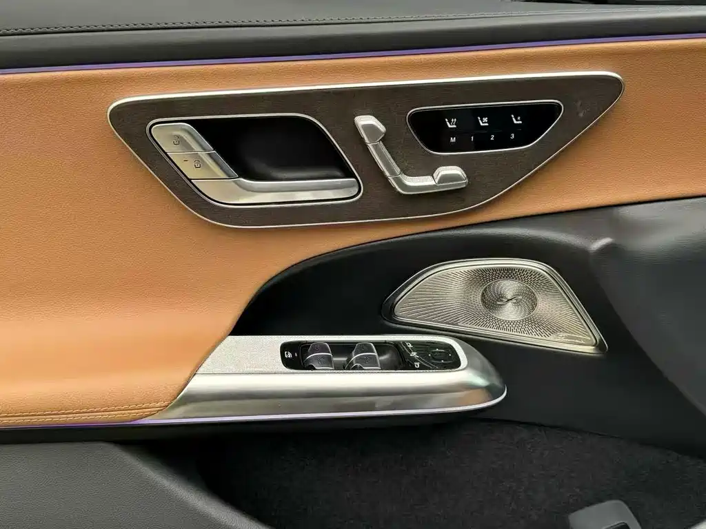 Mercedes-Benz E-Class — миниатюра 4