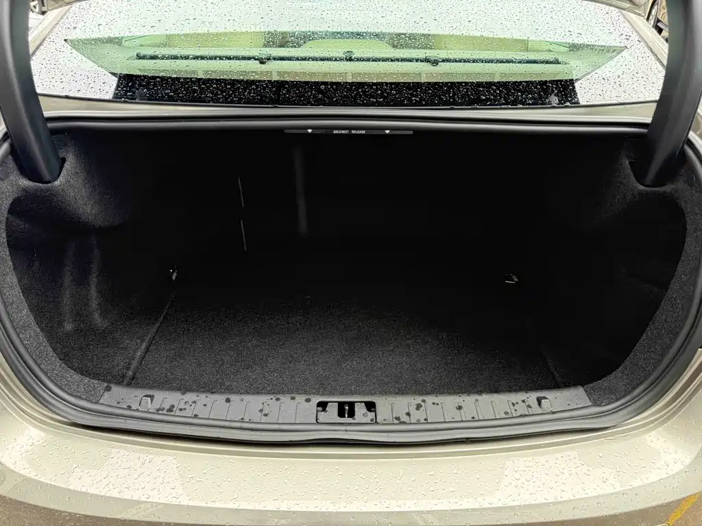 Volvo S60 (Import) — миниатюра 7