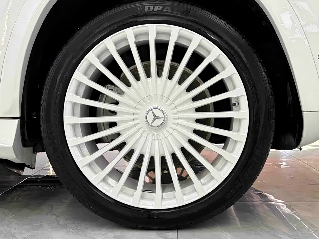 Mercedes-Benz GLS — миниатюра 12