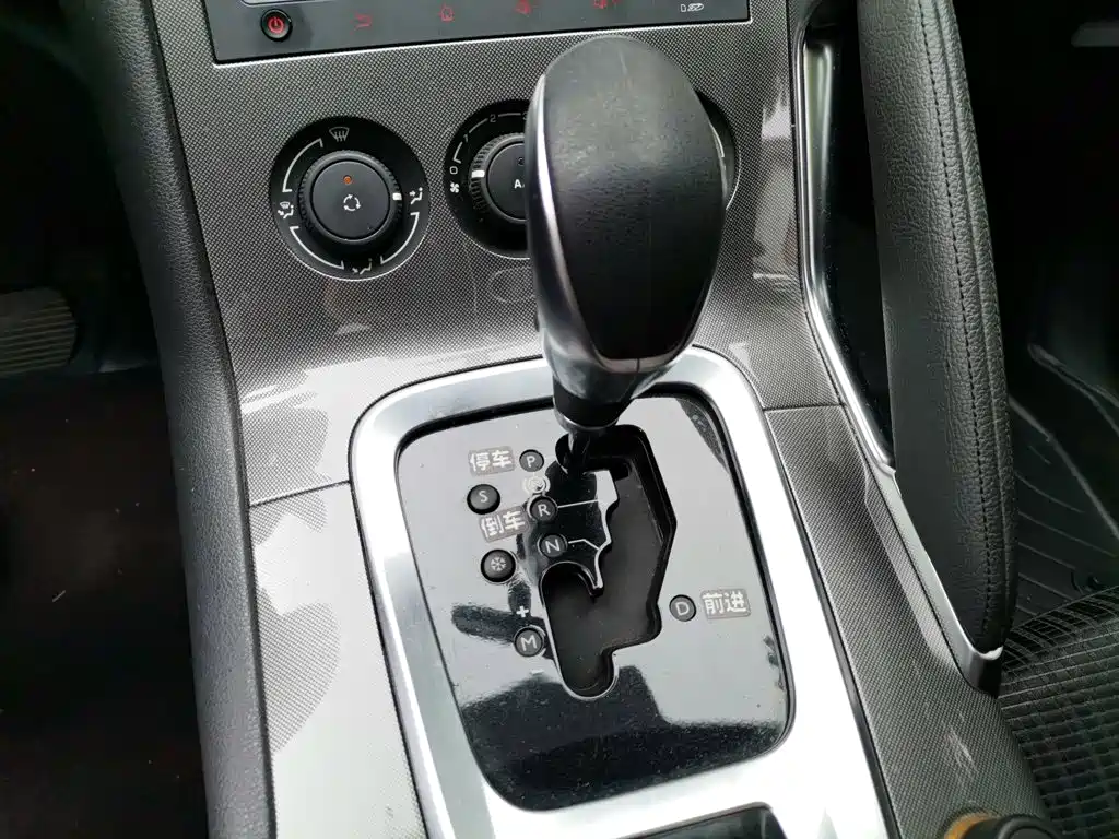 Peugeot 3008 — миниатюра 10