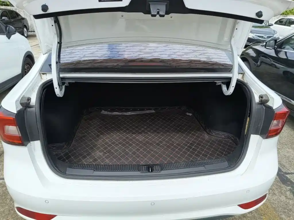 Roewe i5 — миниатюра 19