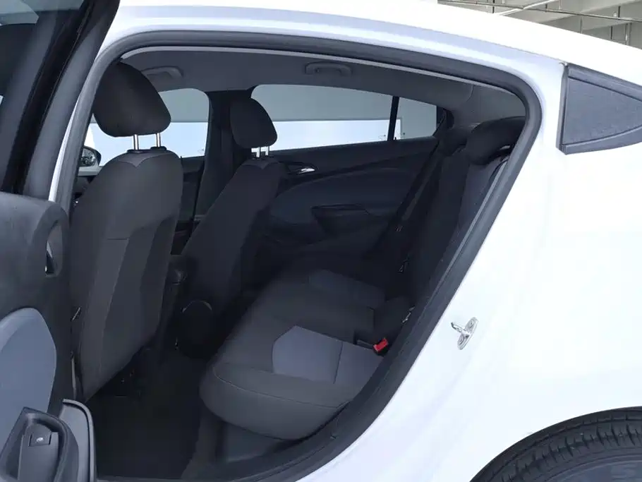 Chevrolet Cruze — миниатюра 11