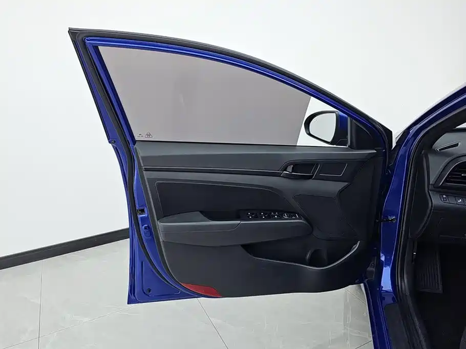 Hyundai Elantra — миниатюра 7