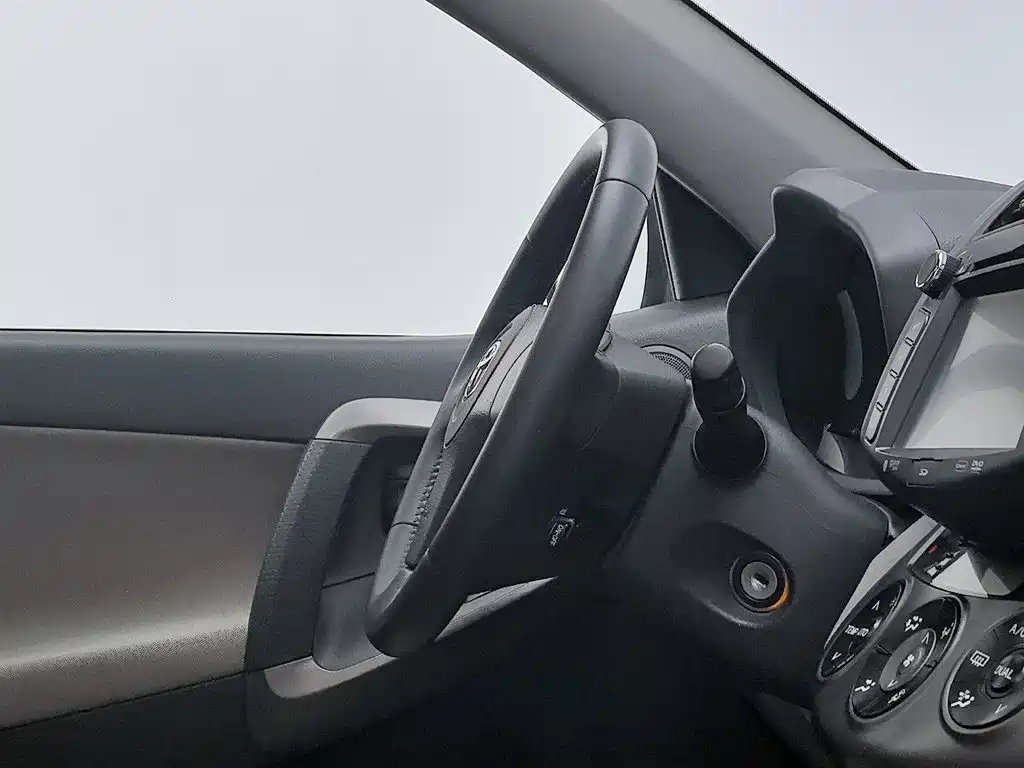 Toyota RAV4 — миниатюра 22