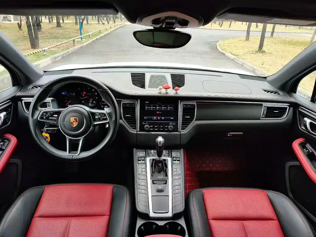 Porsche Macan — миниатюра 4