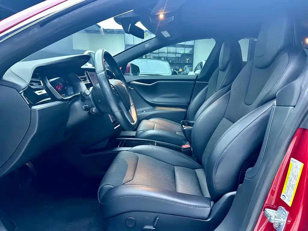 Tesla Model S — миниатюра 7