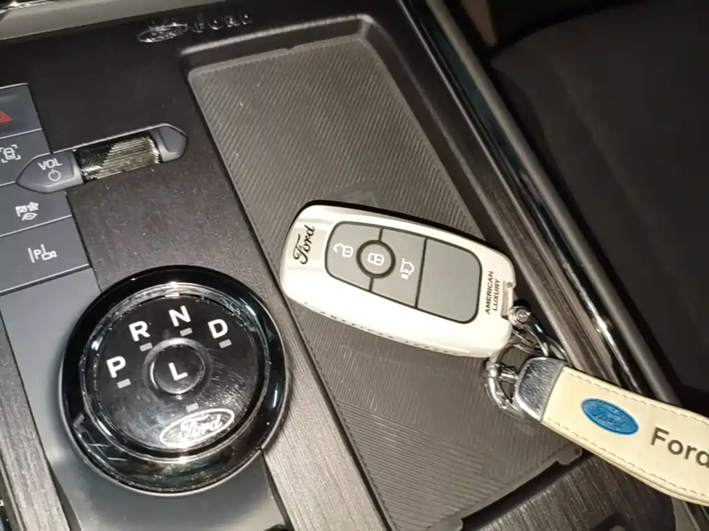 Ford Mondeo — миниатюра 9
