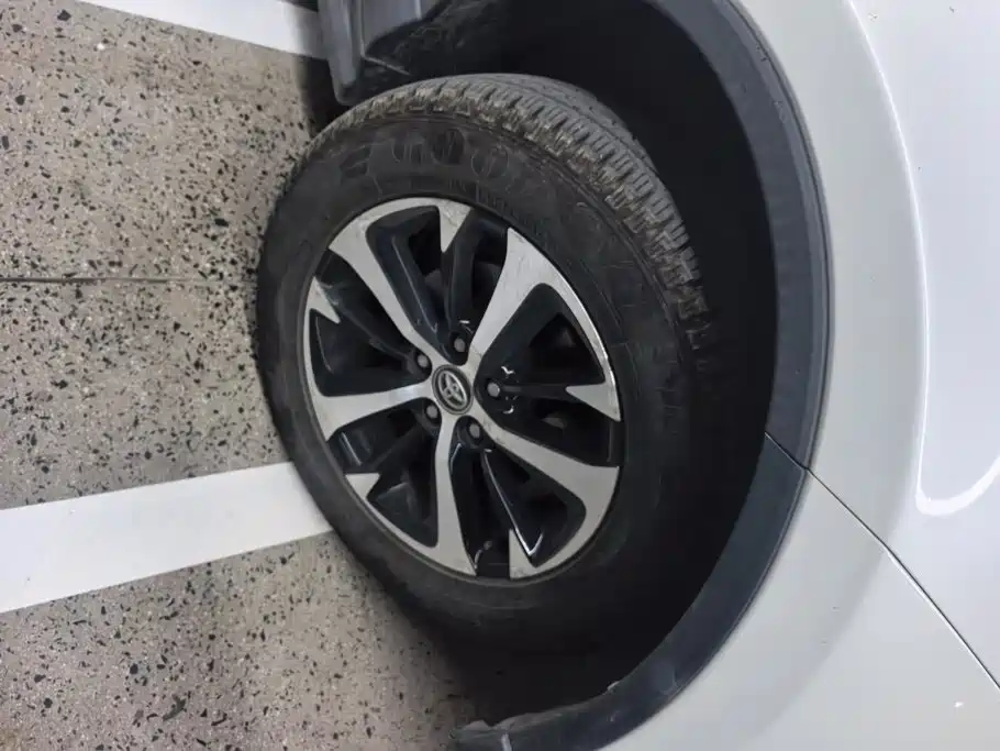 Toyota RAV4 — миниатюра 6