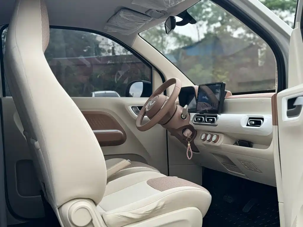Wuling MINIEV — миниатюра 7