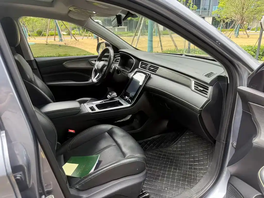 Roewe RX5 New Energy — миниатюра 6