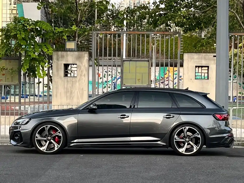 Audi RS 4 — миниатюра 4