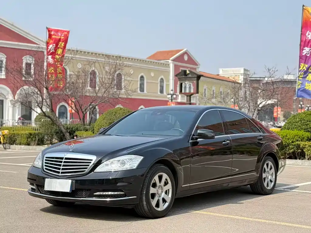Mercedes-Benz S-Class 2012
