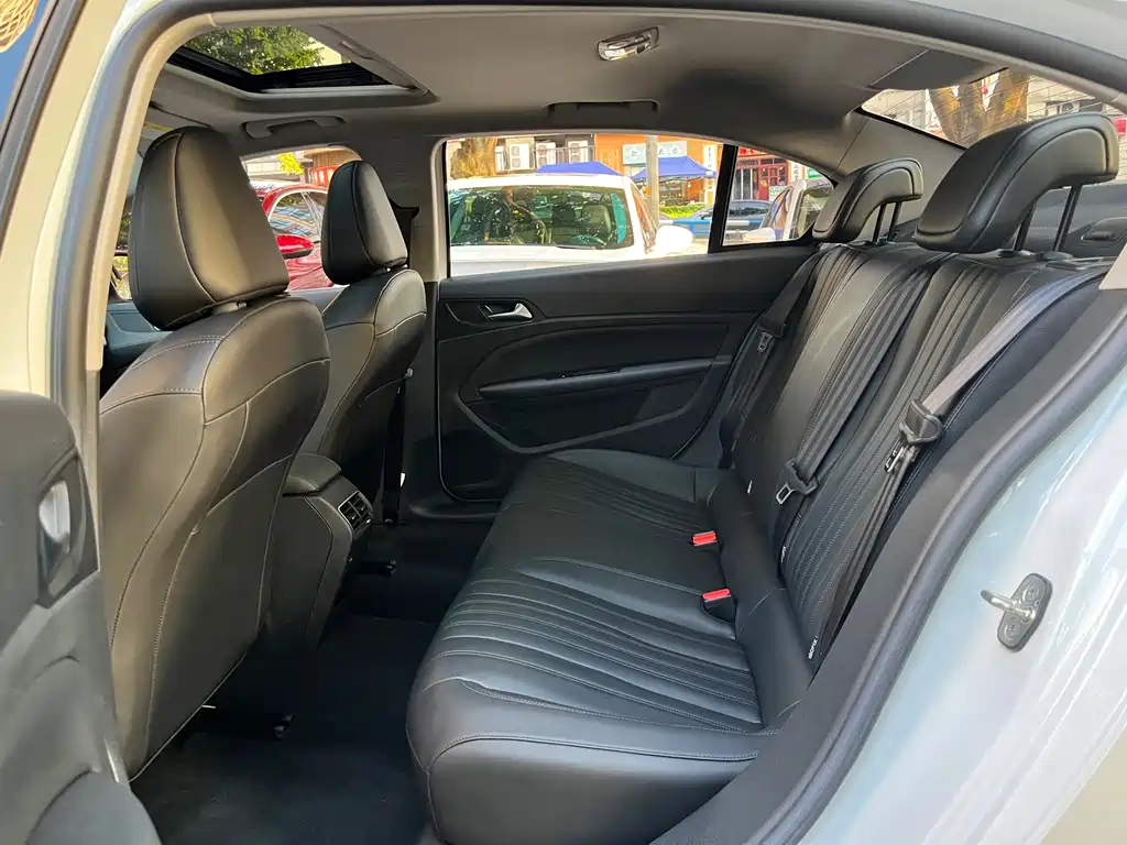 Peugeot 408 — миниатюра 10