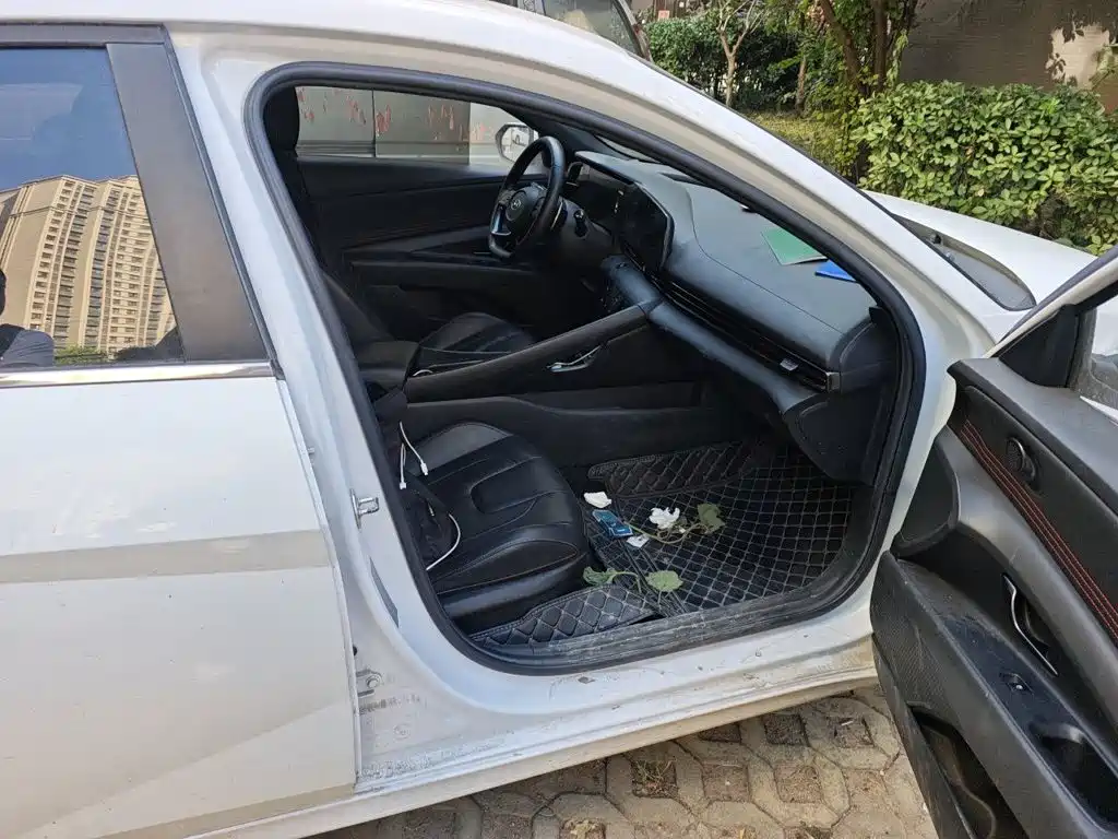 Hyundai Elantra — миниатюра 19