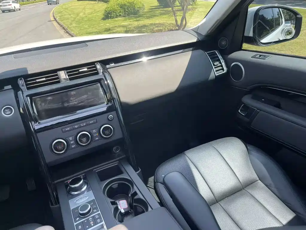 Land Rover Discovery — миниатюра 16