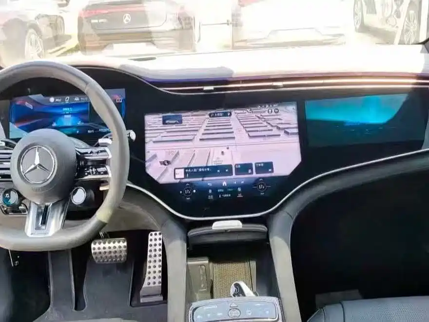 Mercedes-Benz EQE AMG — миниатюра 10