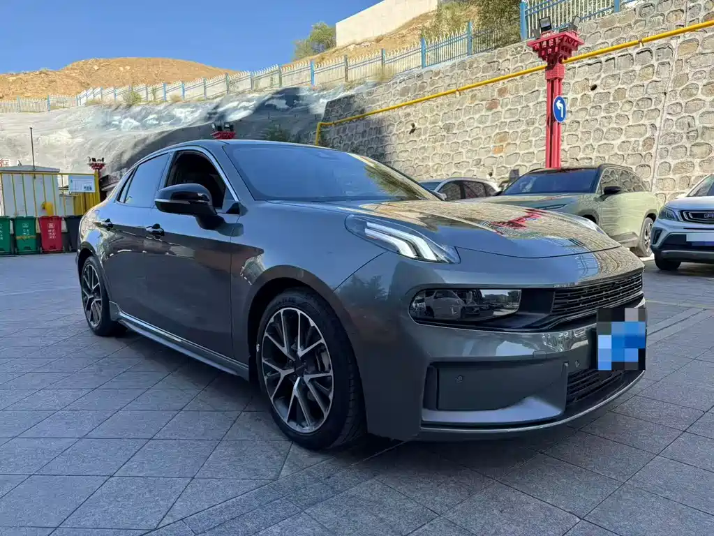 Купить Lynk & Co 03