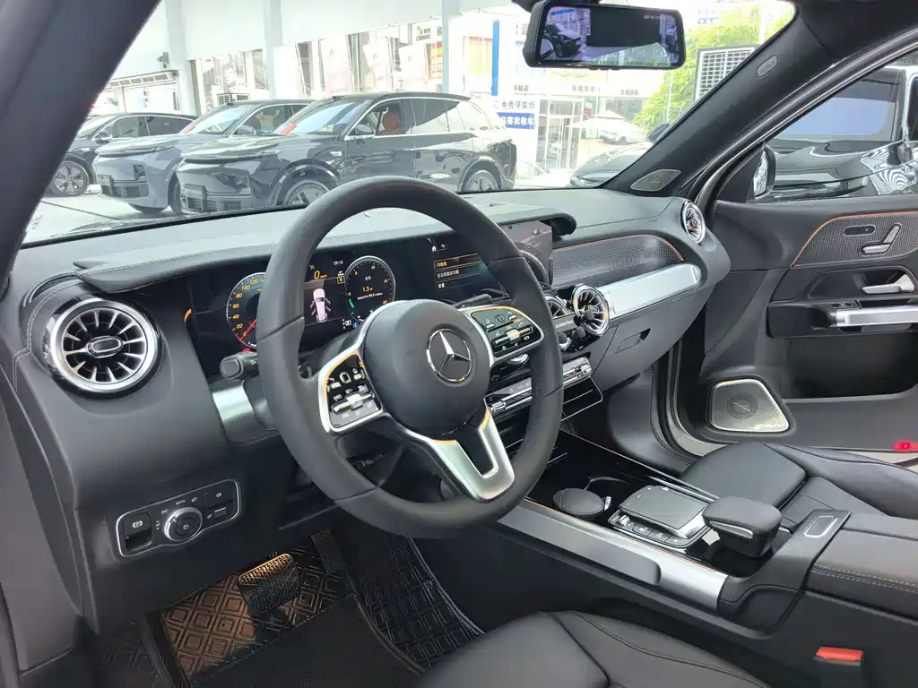 Mercedes-Benz GLB — миниатюра 6
