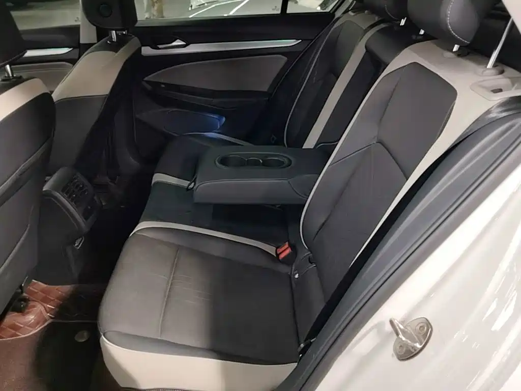Volkswagen Golf — миниатюра 17