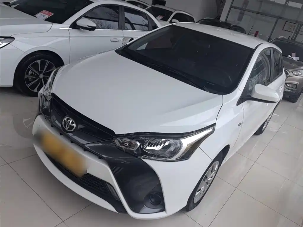 Toyota Yaris L 2021