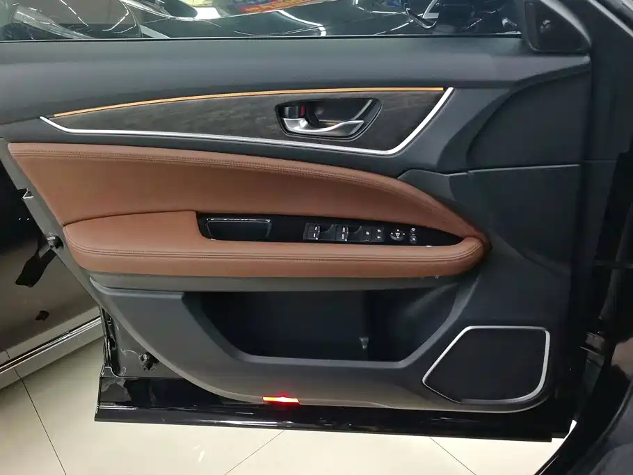 Honda UR-V — миниатюра 7