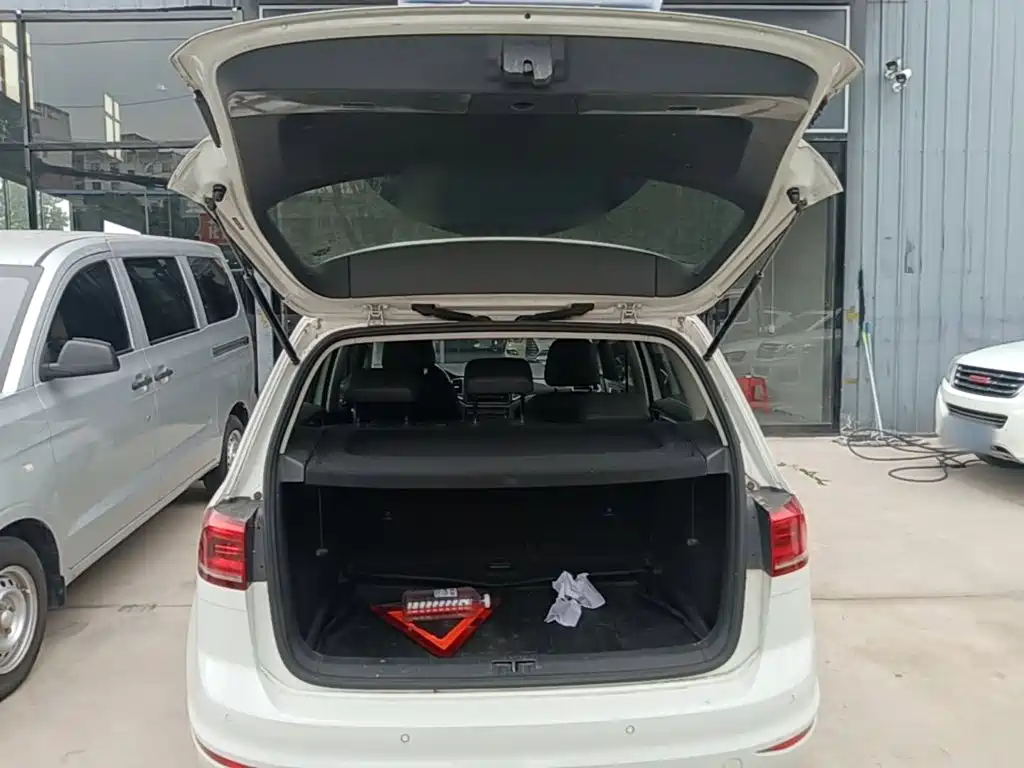 Volkswagen Golf Sportsvan — миниатюра 19