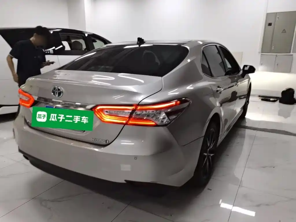 Toyota Camry — миниатюра 7