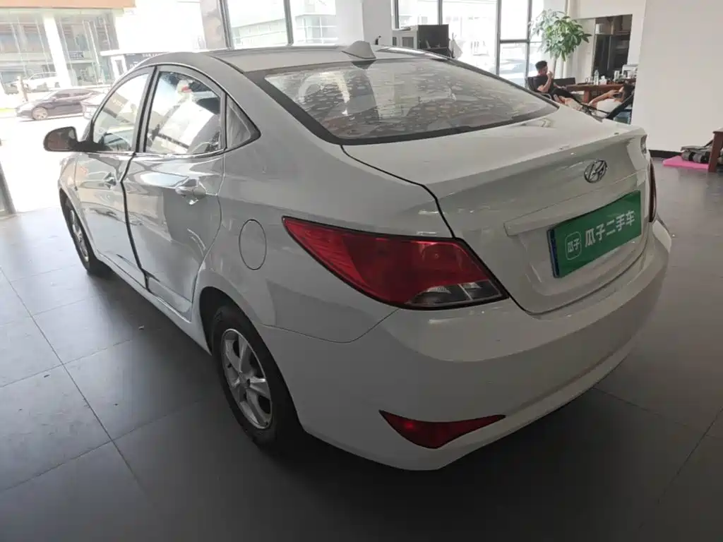 Hyundai Verna — миниатюра 5