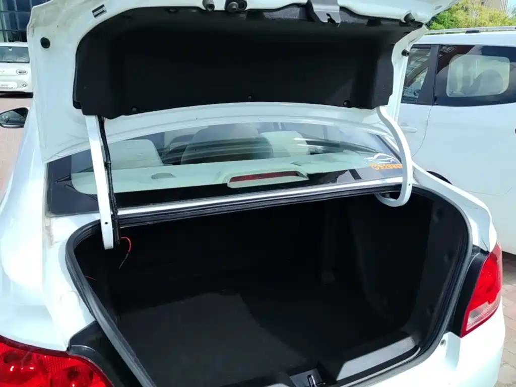 Chevrolet Sail — миниатюра 19