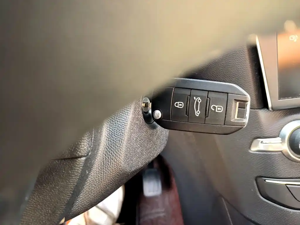Peugeot 408 — миниатюра 9