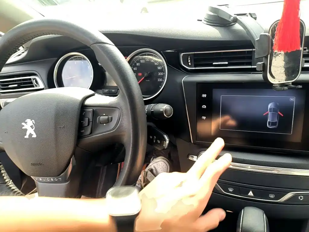 Peugeot 408 — миниатюра 10