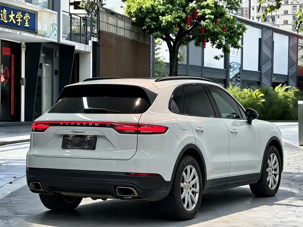 Porsche Cayenne — миниатюра 6