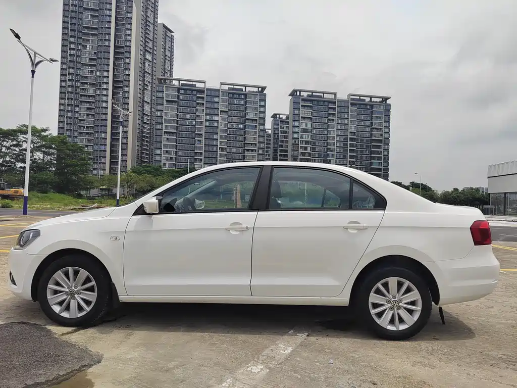 Volkswagen Jetta — миниатюра 6