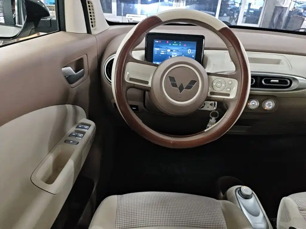 Wuling MINIEV — миниатюра 11