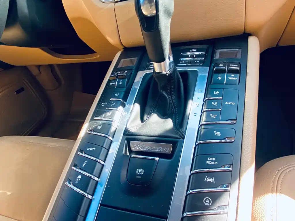Porsche Macan — миниатюра 11