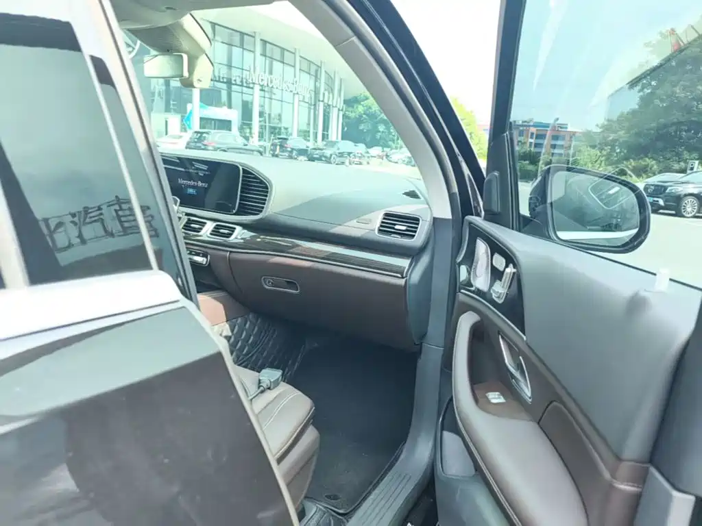Mercedes-Benz GLE (Import) — миниатюра 9