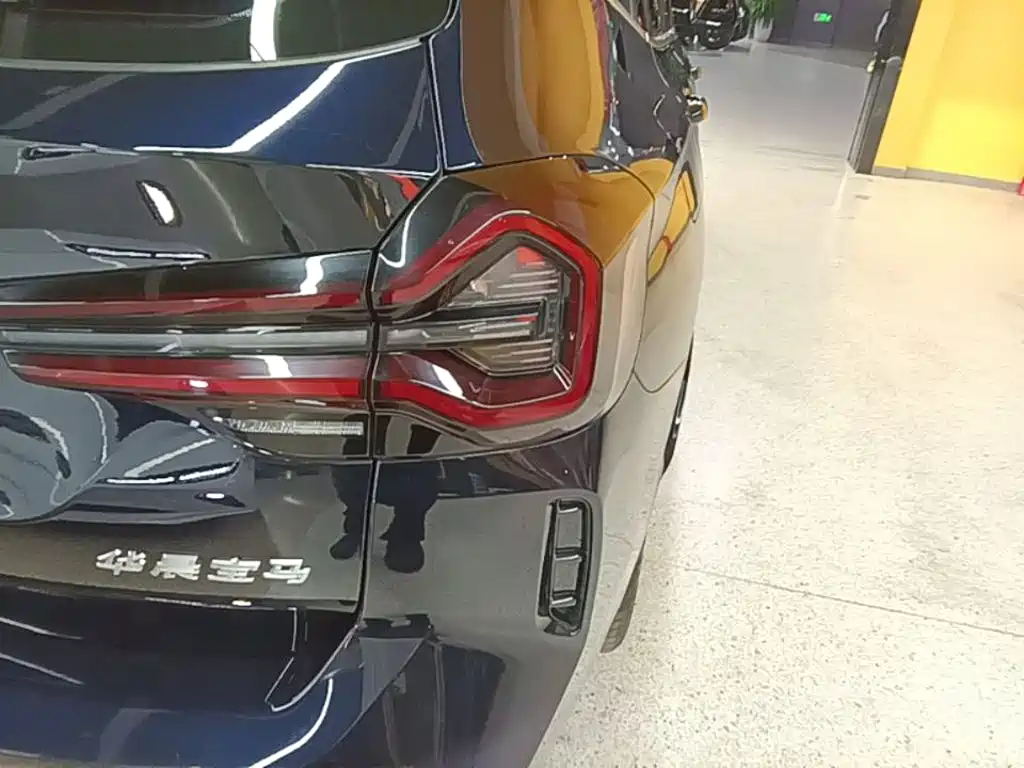 BMW iX3 — миниатюра 8