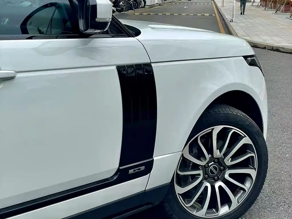 Land Rover Range Rover — миниатюра 6